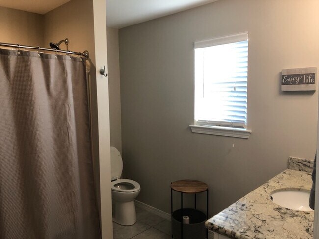 Building Photo - 124 Plantation Cir