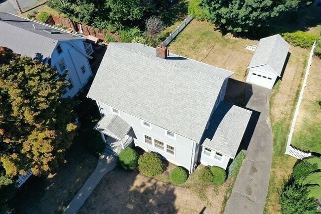 Building Photo - 15 Ledyard St