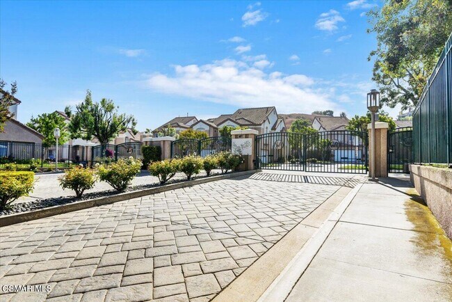 Building Photo - 510 Sonata Way