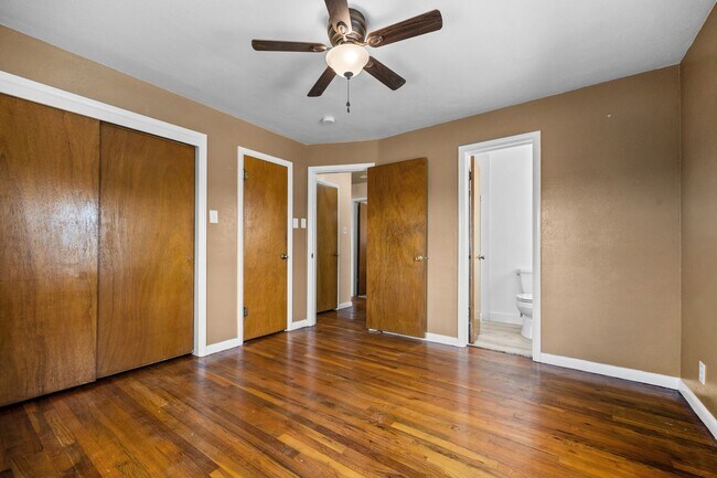 Building Photo - 3 Bedroom 2 Bath Home with Bonus Rooms and Tons of Extra Space