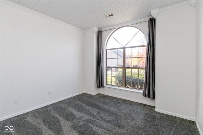 Building Photo - 10276 Lakeland Dr