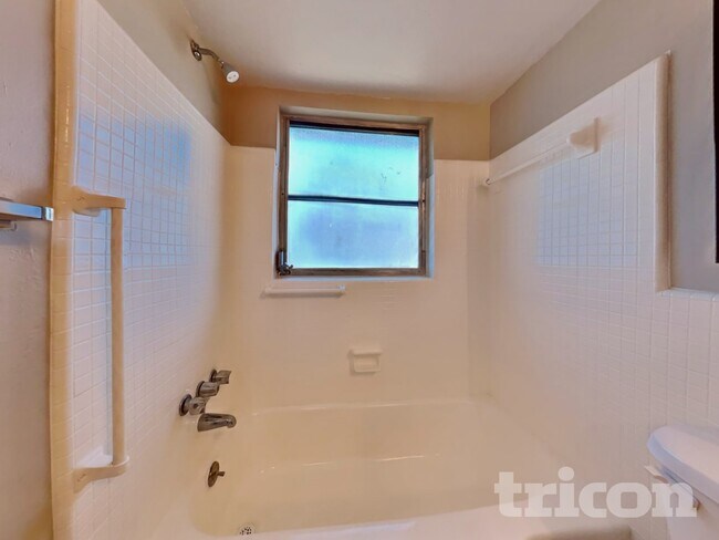 Building Photo - 2166 Timber Lane Clearwater FL