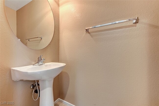 Building Photo - 83 Lockheed Ave