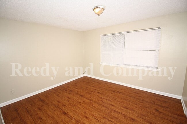 Building Photo - 3385 Barbwood Dr