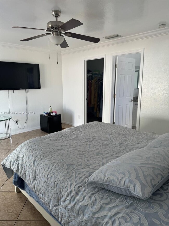 Building Photo - 609 SE 2nd St