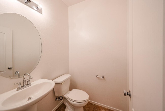 Building Photo - 12039 W Leather Ln