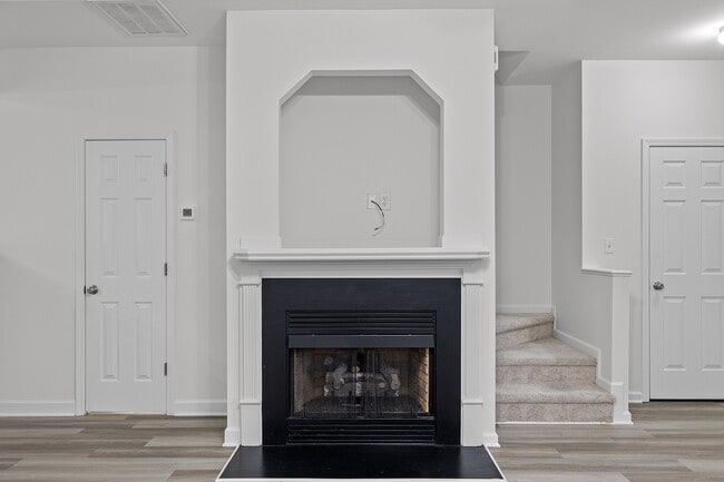 Building Photo - 8321 Glenwood Springs Ct