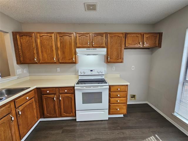 Building Photo - 824 Bailey Dr