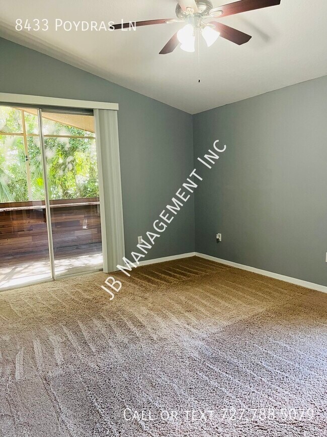 Building Photo - 8433 Poydras Ln
