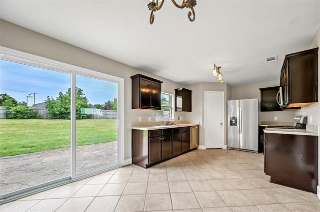 Building Photo - 2504 Deer Run Ct