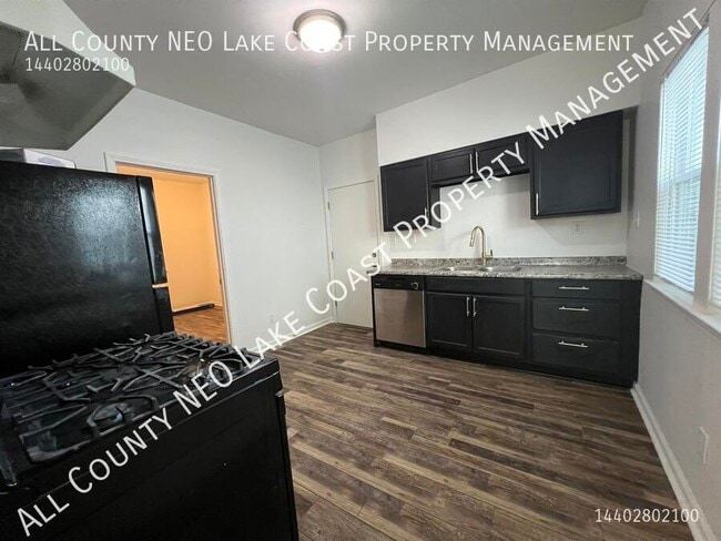 Building Photo - 2084 Dowd Ave