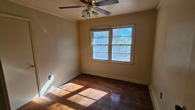 Building Photo - 298 Lindale Ave