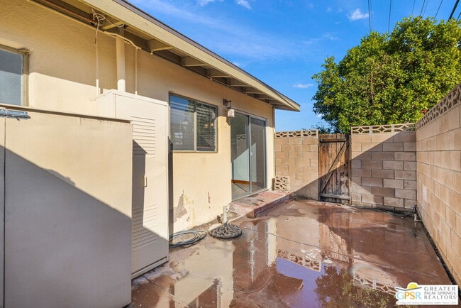 Building Photo - 587 S Calle Ajo