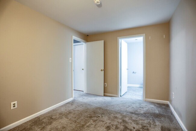 Building Photo - 618 Milford Ct