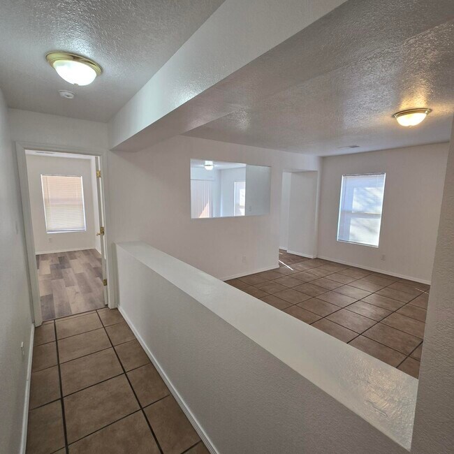 Building Photo - 8204 Tangerine Pl NW