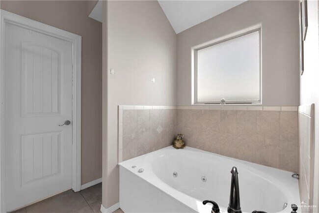 Building Photo - 2510 Wagner Ct