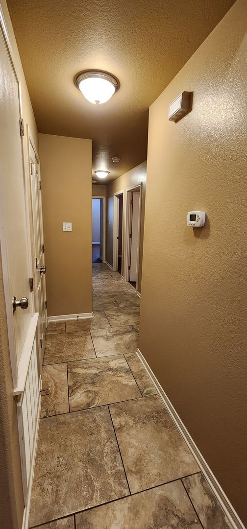 Building Photo - 3 Bed / 2 Bath Duplex - Bunny Trail Area - Text 201-231-7228