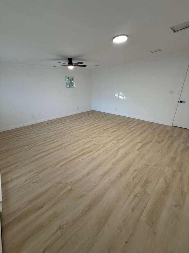 Building Photo - BEAUTIFUL HOME IN HOUSTON. MOVE IN READY!.