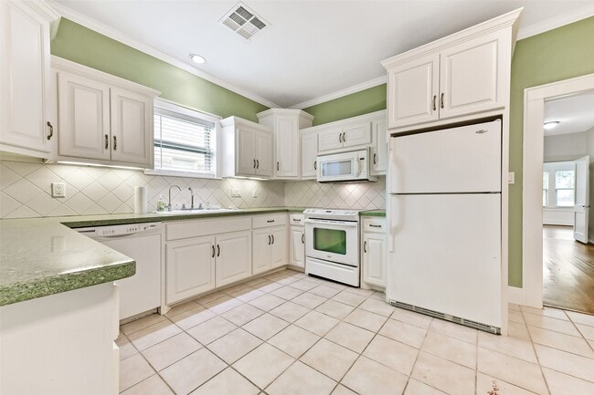 Building Photo - 4701 Avenue N 1/2 Rear