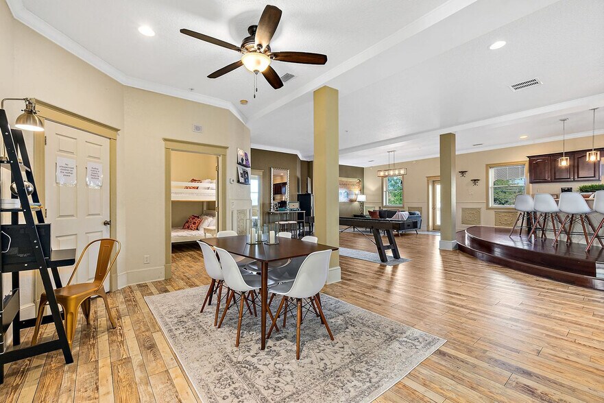 Building Photo - 92 Washington St