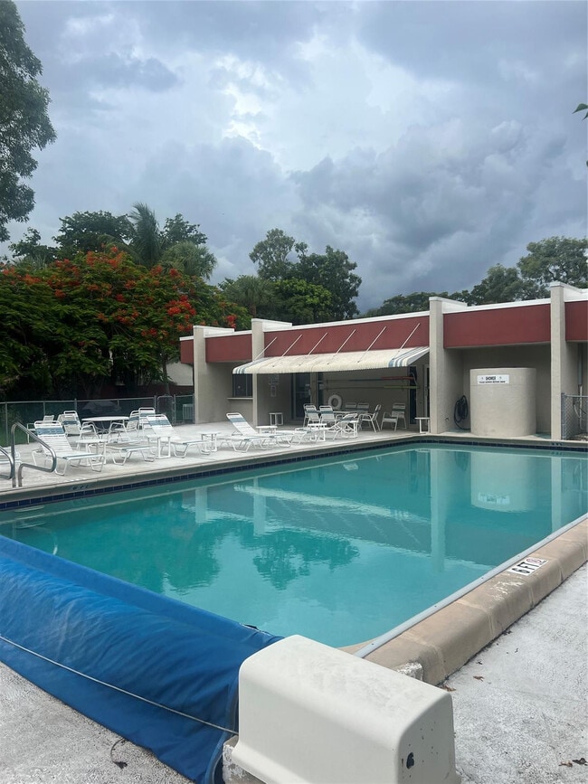 Building Photo - 21 Jacaranda Dr