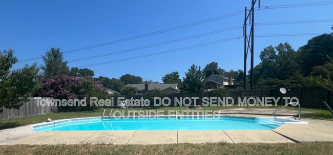 Building Photo - 6149 Lakeway Dr