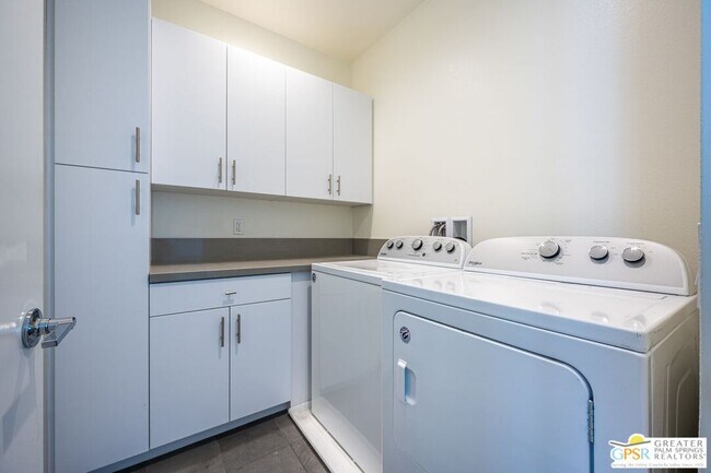 Building Photo - 1007 Ziel Dr