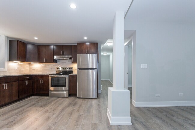 Building Photo - 921 Crain St