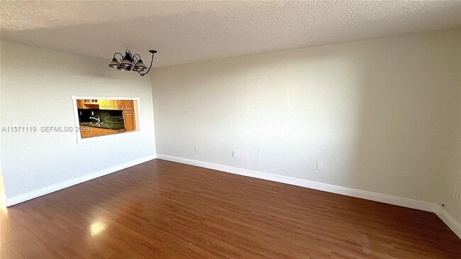 Building Photo - 10000 NW 80th Ct