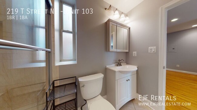 Building Photo - Modern 1 bedroom unit in Bloomingdale/Ecki...