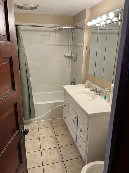 Building Photo - 351 Tennyson Ave