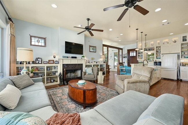 Building Photo - 1009 Lauder Dr