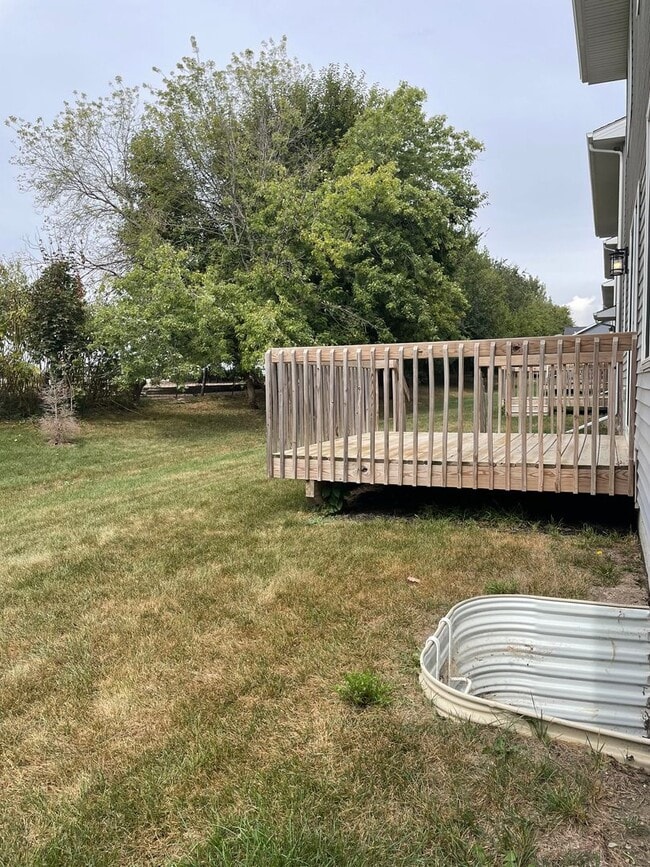 Building Photo - 3 bedroom 3 bathroom Single-Family Home in...