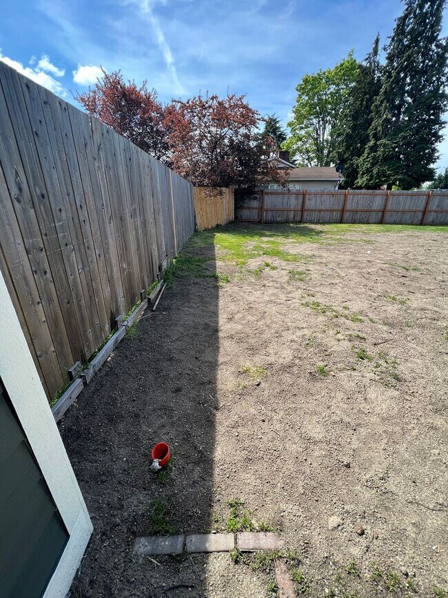 Building Photo - Parkland Duplex