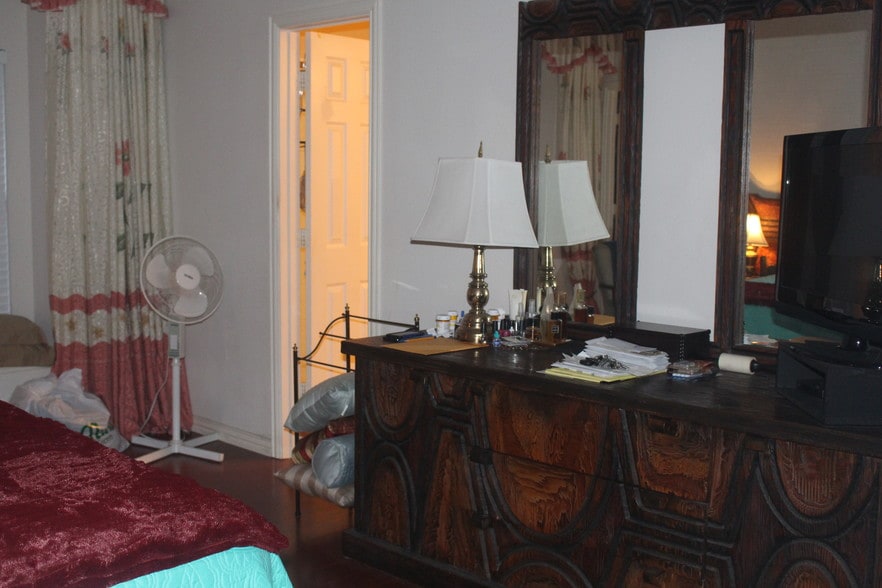 Building Photo - 4522 Oak Shores Dr