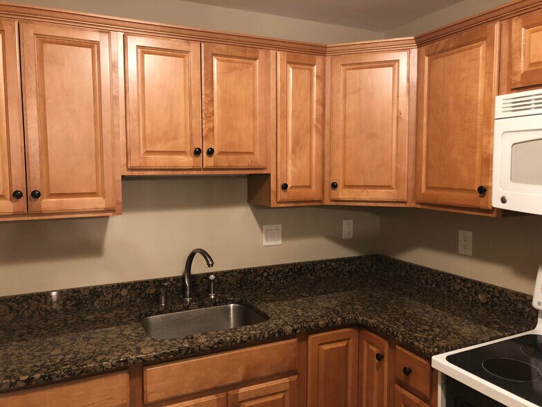 Building Photo - 100 Grand View Ave