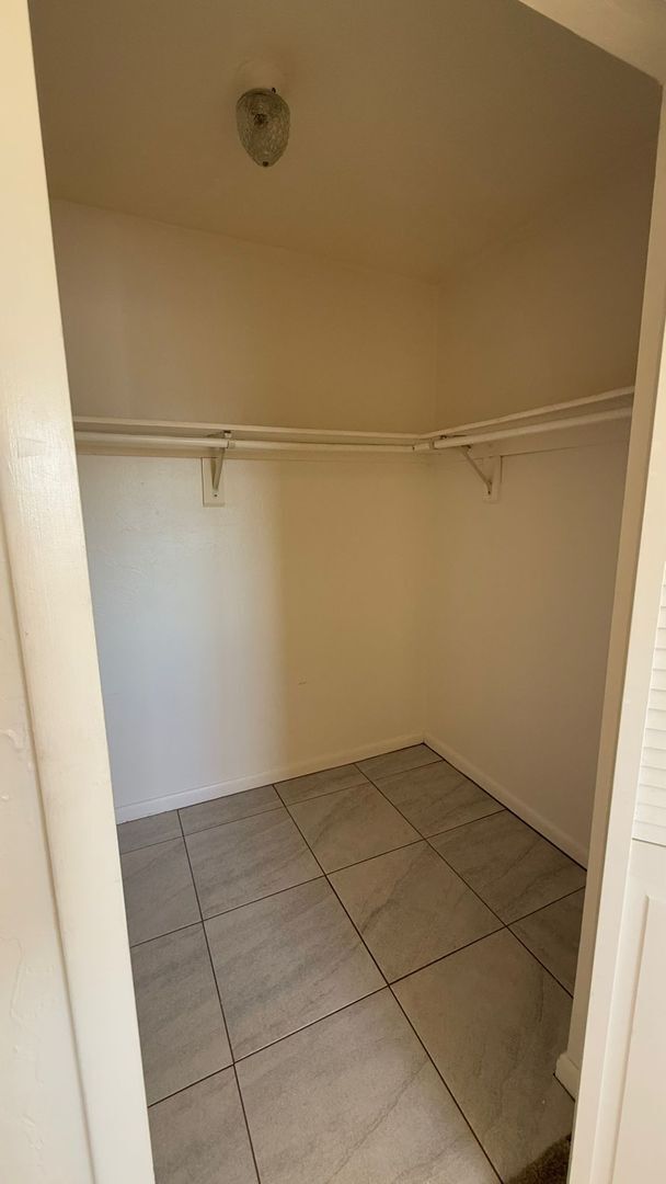 Building Photo - 2823-2825 SW Santa Barbara Pl