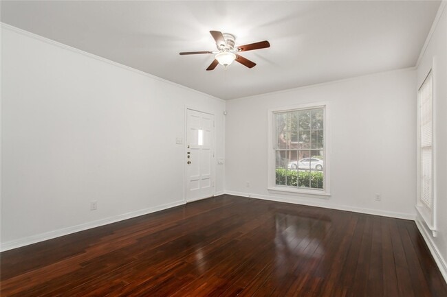 Building Photo - 7414 Robin Rd