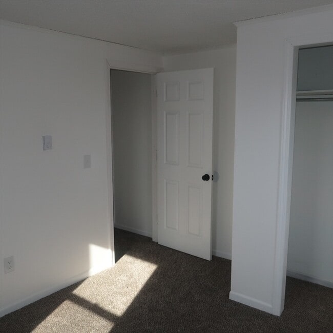 Building Photo - 54 Ballard St