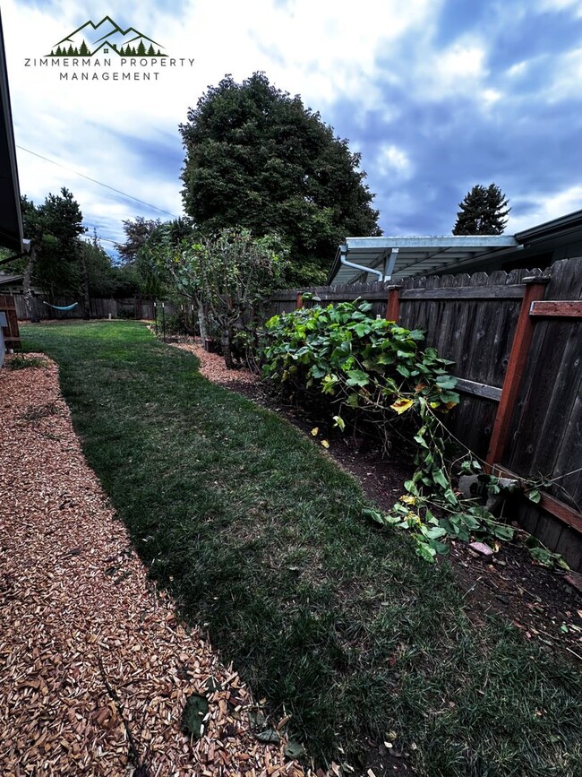 Building Photo - Charming 3-bedroom 2 bath home in Eugene