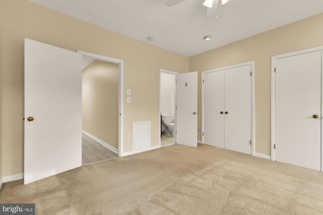 Building Photo - 650 E Street NE Unit A