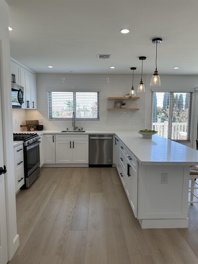 Building Photo - 24643 Santa Clara Ave