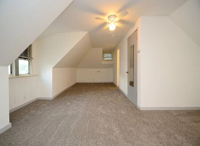 Building Photo - Beautiful Benson Three Bedroom!