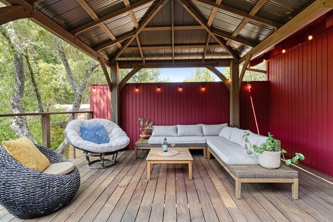 Building Photo - Boulder Creek Sanctuary!