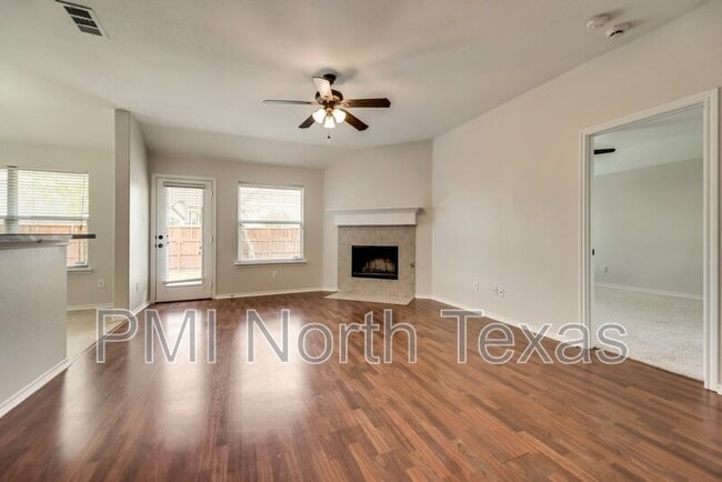 Building Photo - 8420 Sonnet Dr