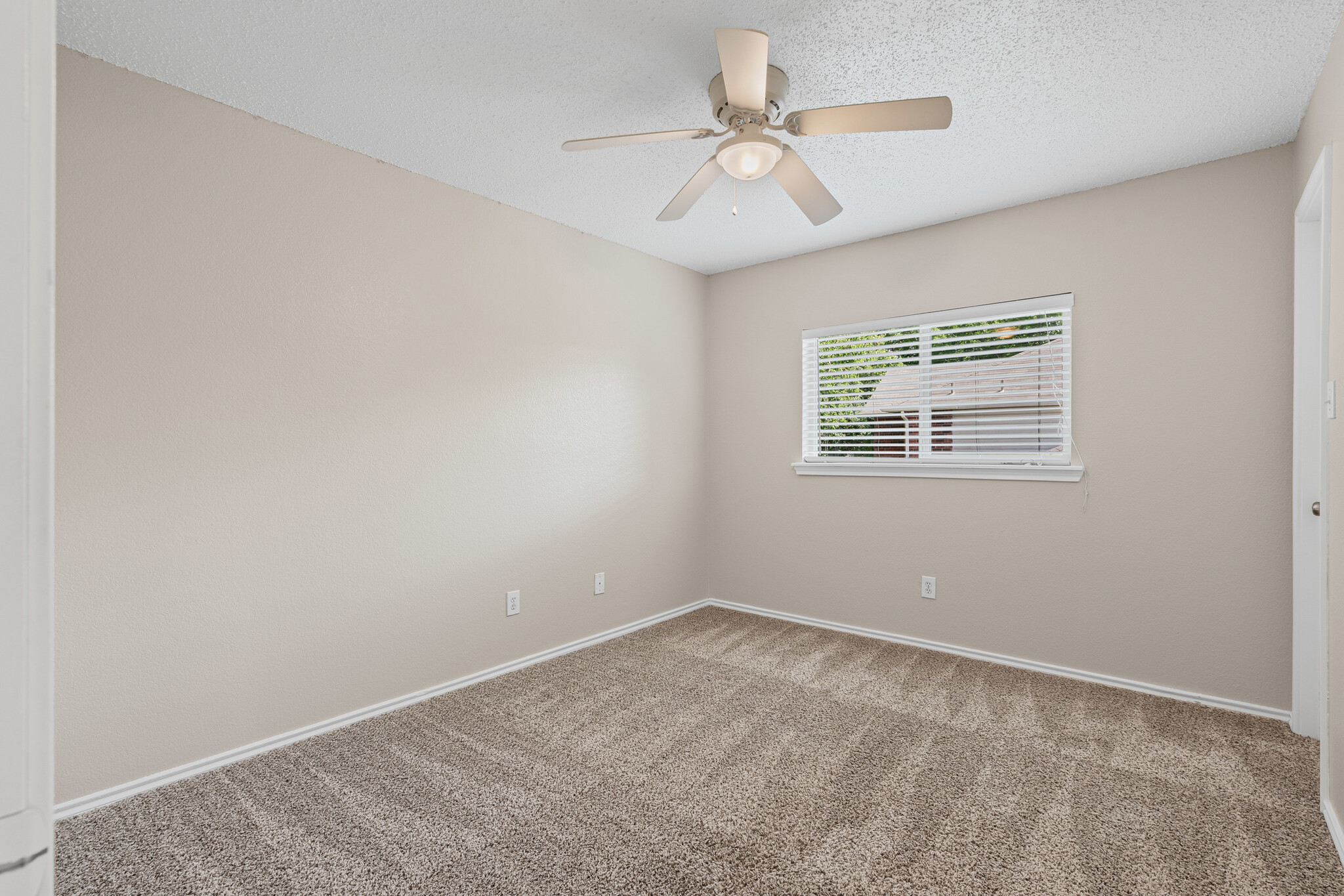 Building Photo - 6505 Tara Ln