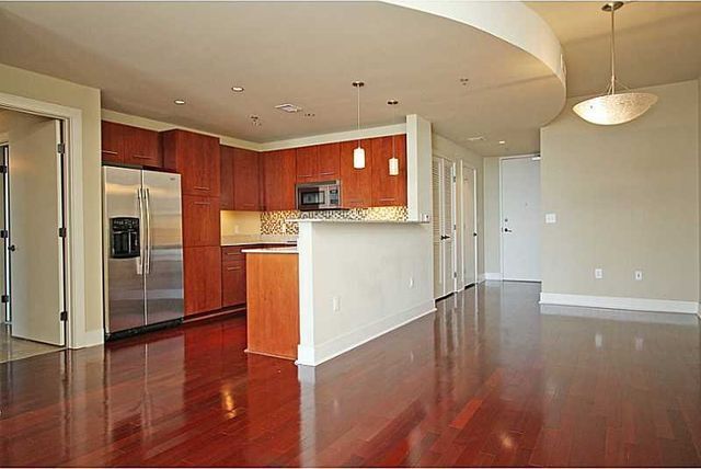 Building Photo - 20 10th St NW