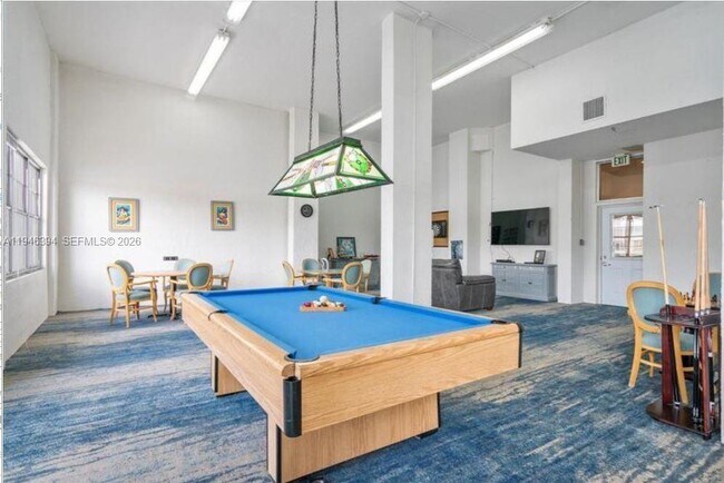 Building Photo - 18061 Biscayne Blvd