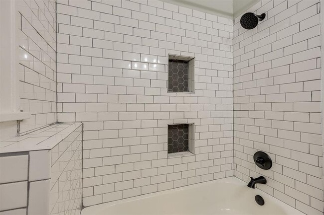 Building Photo - 2611 N Shartel Ave