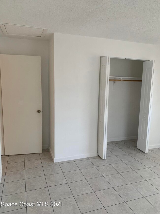 Building Photo - 741 Venus Dr